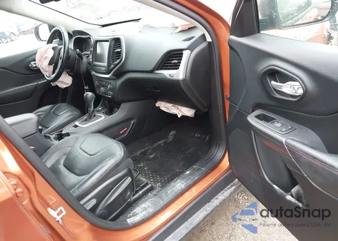 2015 Jeep Cherokee Trailhawk z USA, uszkodzony, nr VIN 1C4PJMBS2FW680300